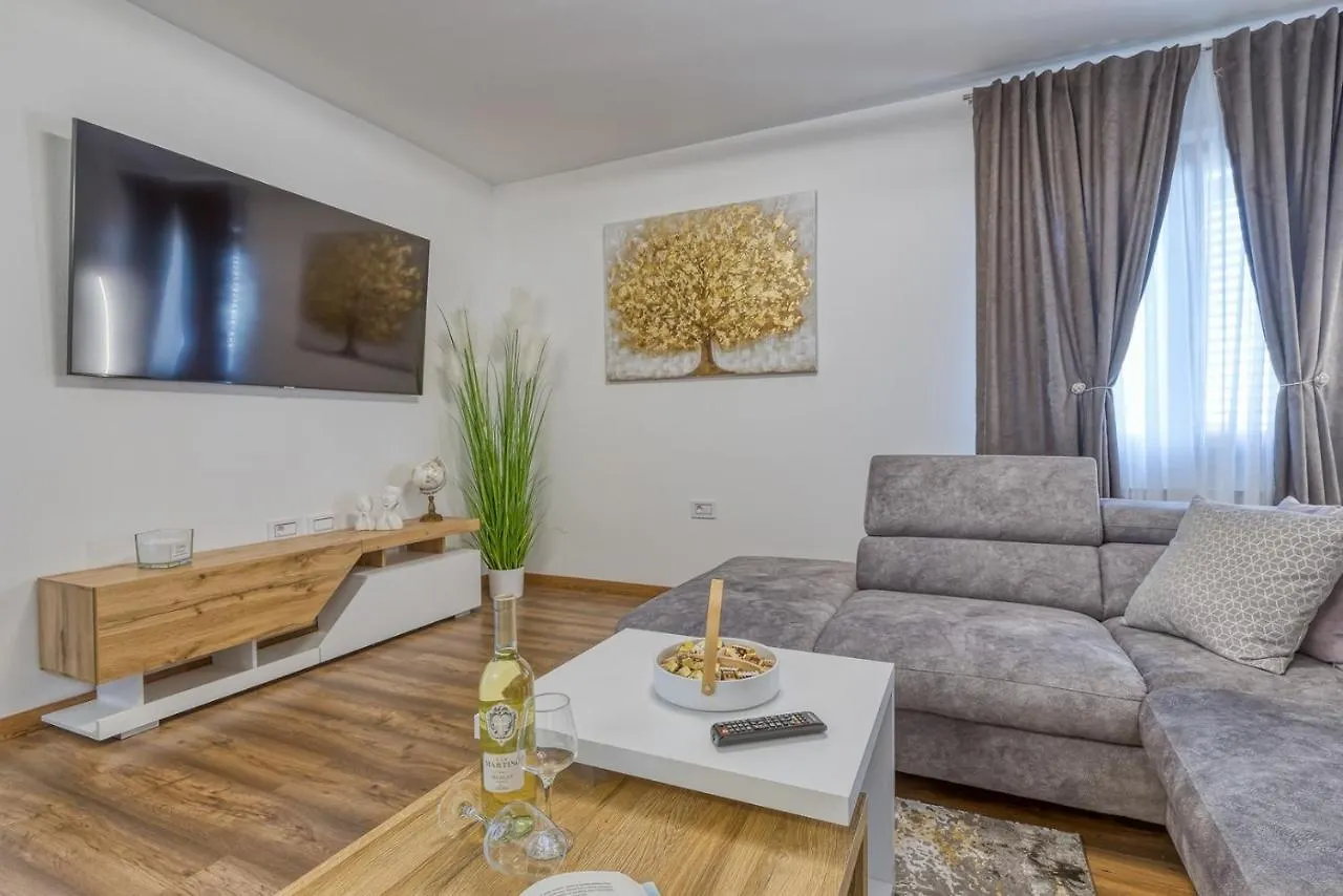Apartment Nina Pazin Stari Pazin