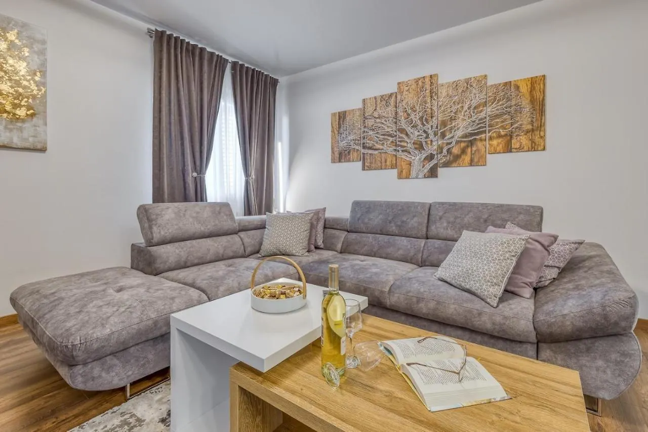 Apartment Nina Pazin Stari Pazin 0*,