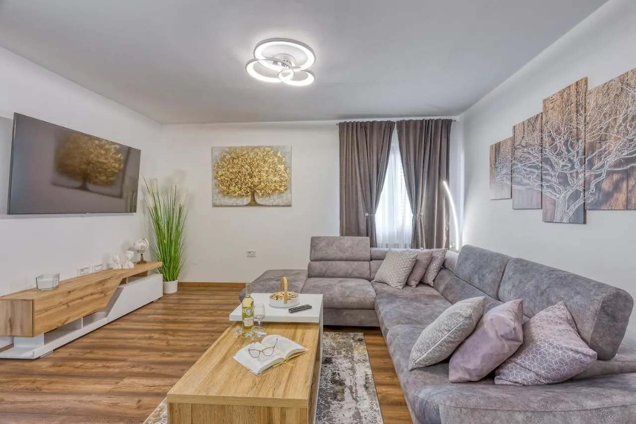 Apartment Nina Pazin Stari Pazin