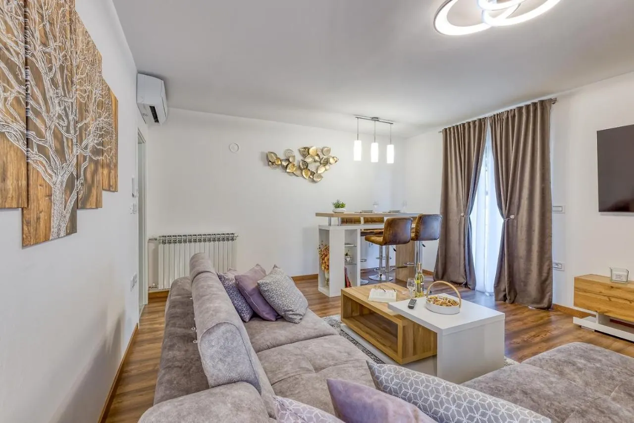 Apartment Nina Pazin Stari Pazin