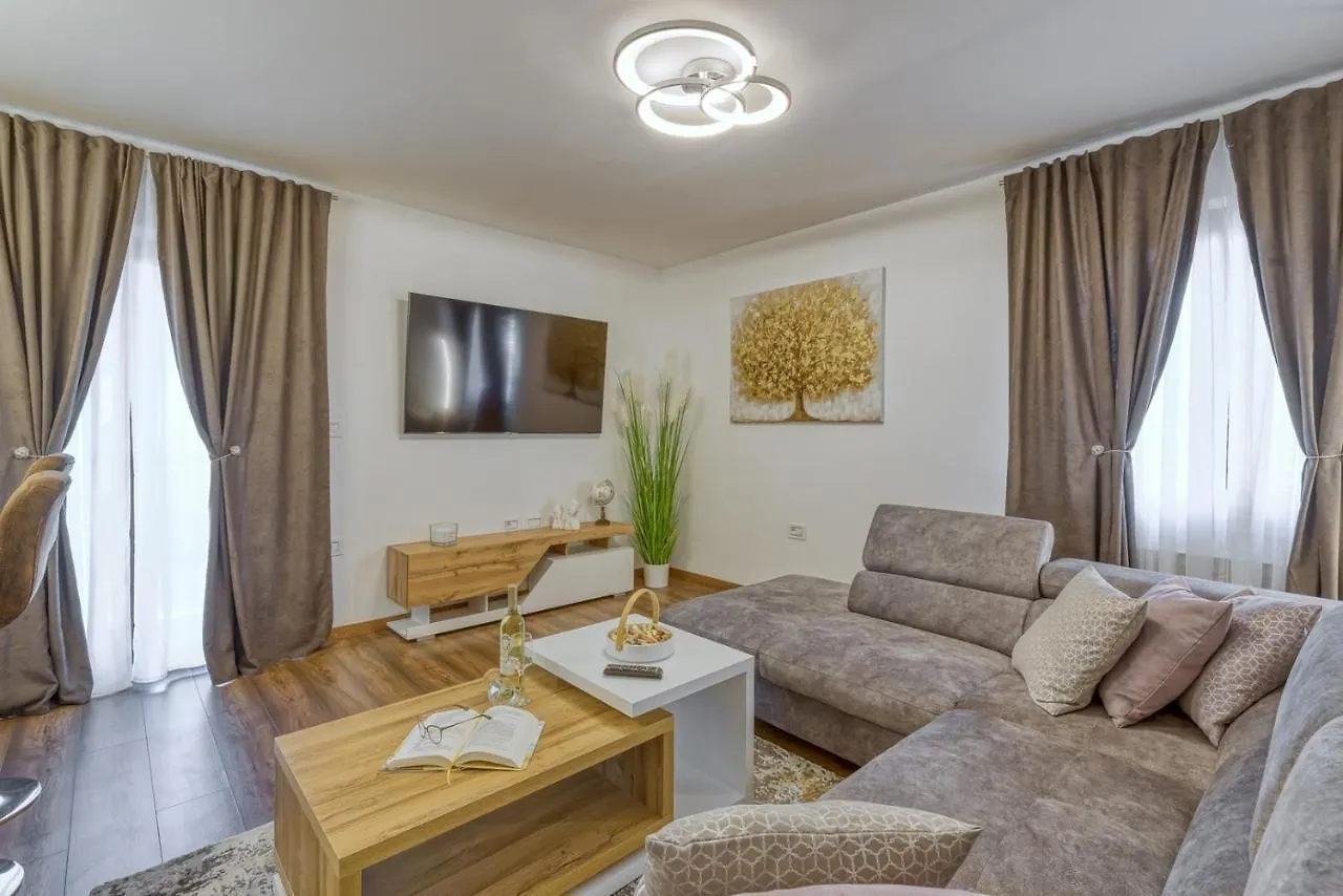 Apartment Nina Pazin Stari Pazin